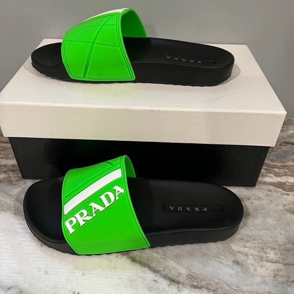 NEW Men’s PRADA Pool Slides - Picture 6 of 13